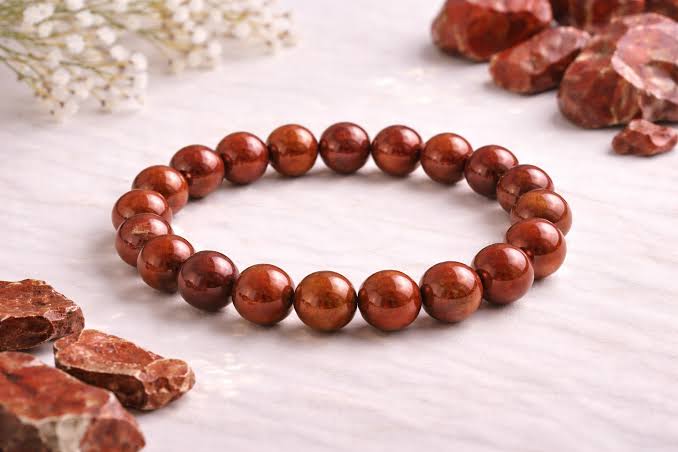 Read more about the article Red Jasper Bracelet – The Powerful Gemstone of Strength, Courage & Grounded Confidence